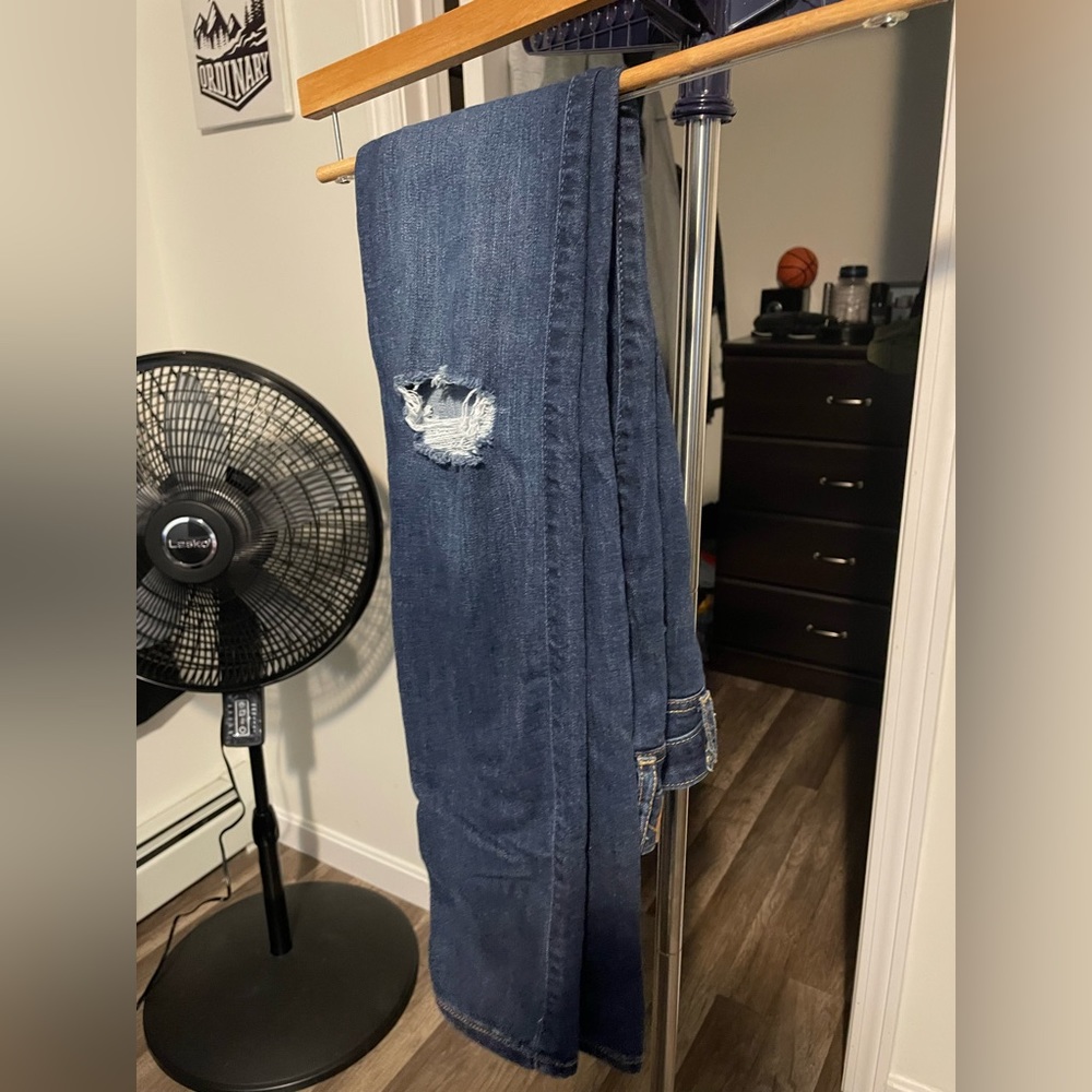 Hollister ripped skinny jeans. Ripped at the knees. Size 1R.